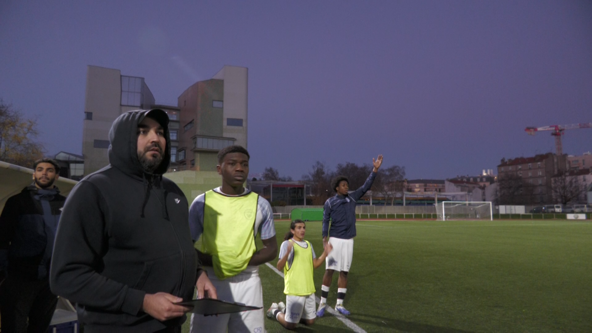 © Cherif BEDREDDINE — Au cœur du club