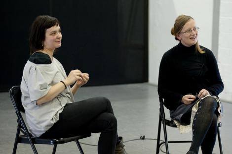 "Enfin ensemble en même temps", Bojana Kunst et Ivana Müller, 20 novembre 2011