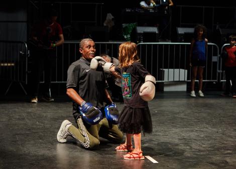  Festival Arts de rue des cités - Démonstration de boxe avec Boxing Beats, Les Laboratoires d'Aubervilliers © Charlène Yves